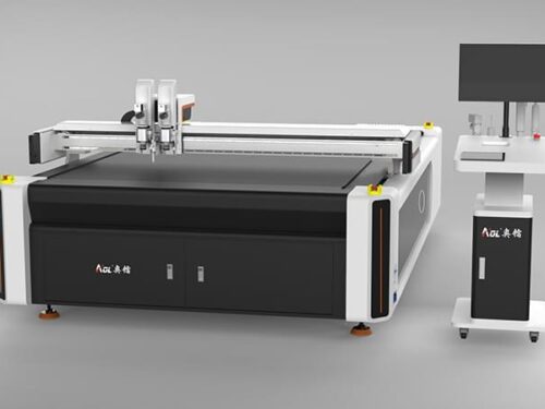 CNC cutting machine for clothing industry