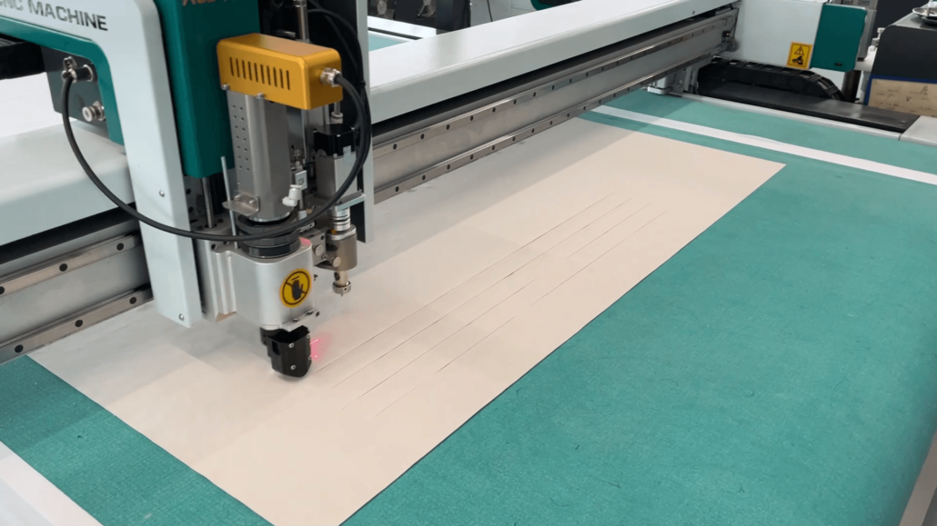 Single layer CNC fabric cutting machine